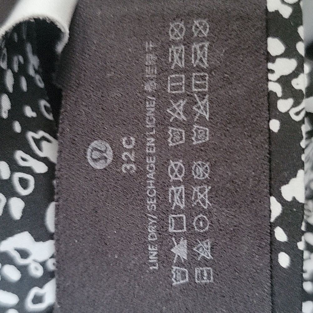 Lululemon sport bra size 32c Color Black and grey - Picture 7 of 7